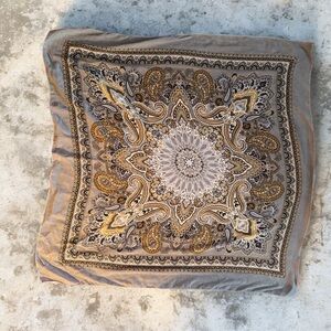 Elegant Paisley Scarf with Intricate Design 40 by 40 inches long